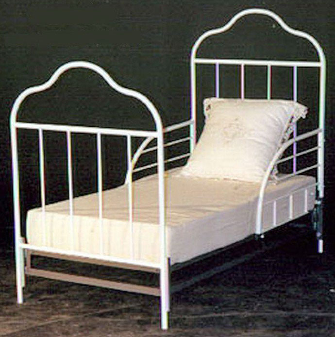 ArtSteel Children Bed 01